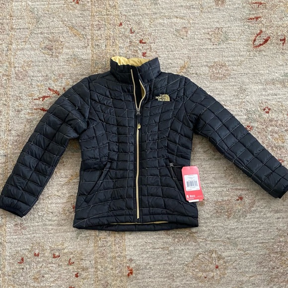 NWT THE NORTH FACE Youth Kids Thermoball Lightweight Jacket SIZE S (7-8) - Picture 2 of 8